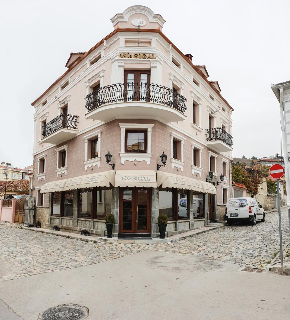 Hotel Vila Sigal Korce Exterior foto